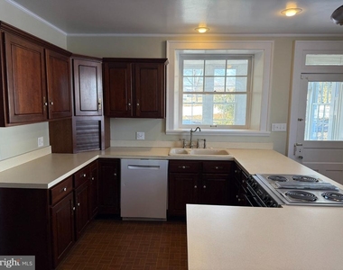 135 Loudon Road - Photo Thumbnail 19
