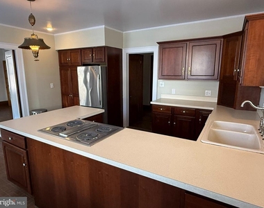 135 Loudon Road - Photo Thumbnail 15