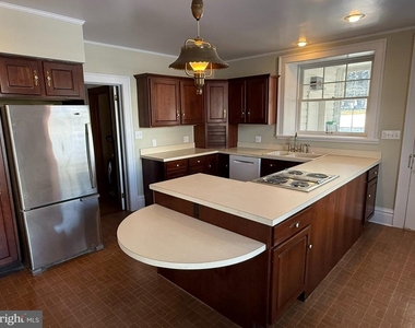 135 Loudon Road - Photo Thumbnail 16