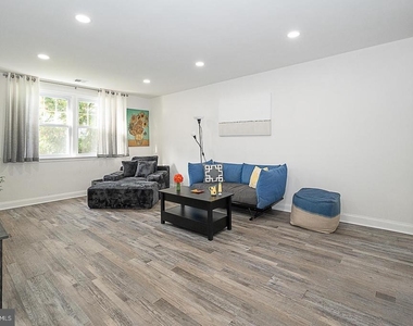500 E Lancaster Avenue - Photo Thumbnail 6