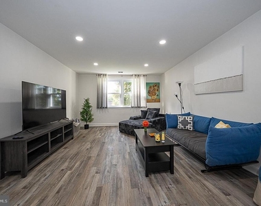 500 E Lancaster Avenue - Photo Thumbnail 5