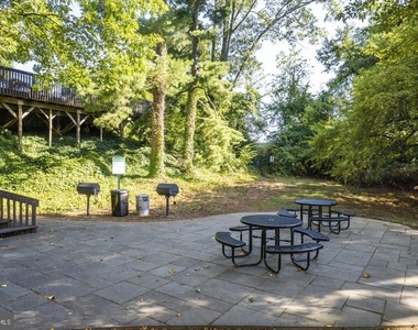 284 Iven Avenue - Photo Thumbnail 6