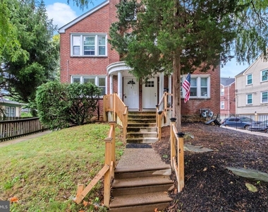 711 Morgan Avenue - Photo Thumbnail 1