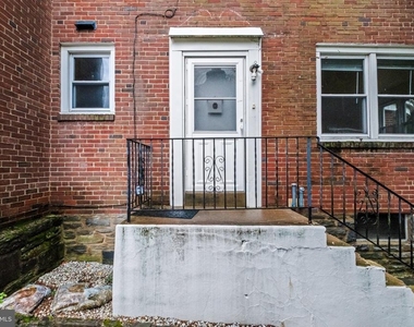 711 Morgan Avenue - Photo Thumbnail 3