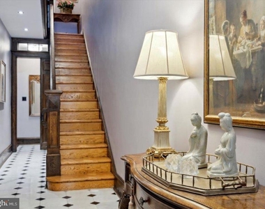 415 W Union Street - Photo Thumbnail 7