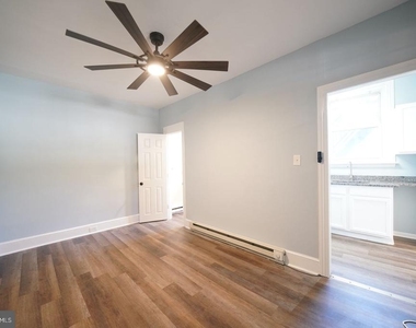 402 N Church Street - Photo Thumbnail 13