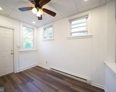 402 N Church Street - Photo Thumbnail 9
