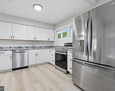 407 Holly Drive - Photo Thumbnail 8