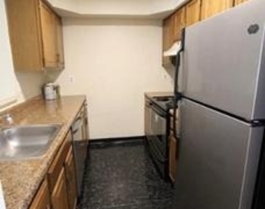 1105 Aspen Drive - Photo Thumbnail 4