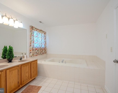 8 Jumping Brook Court - Photo Thumbnail 37
