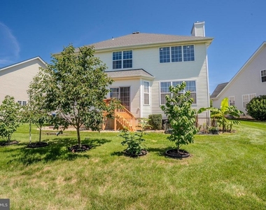 8 Jumping Brook Court - Photo Thumbnail 5