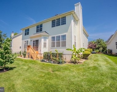 8 Jumping Brook Court - Photo Thumbnail 6