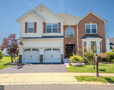 8 Jumping Brook Court - Photo Thumbnail 1