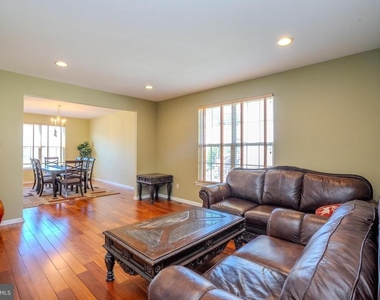 8 Jumping Brook Court - Photo Thumbnail 10