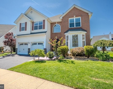 8 Jumping Brook Court - Photo Thumbnail 3