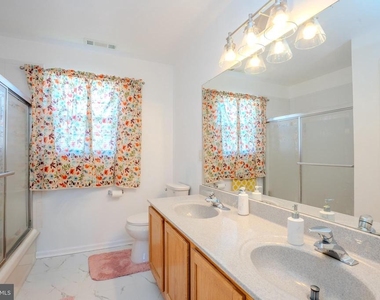 8 Jumping Brook Court - Photo Thumbnail 28