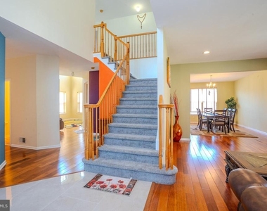 8 Jumping Brook Court - Photo Thumbnail 9