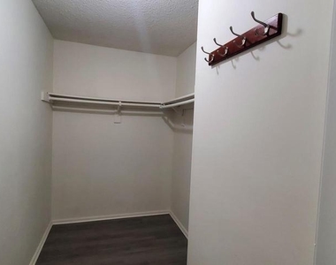 2 Feiler Court - Photo Thumbnail 21