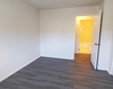 2 Feiler Court - Photo Thumbnail 25