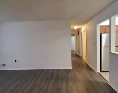 2 Feiler Court - Photo Thumbnail 3