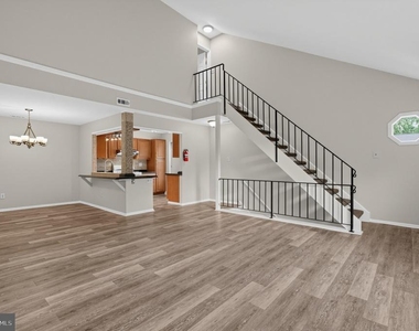 726 Sedgewick Court - Photo Thumbnail 4