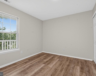 726 Sedgewick Court - Photo Thumbnail 17
