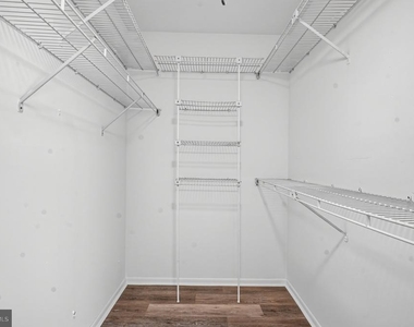 726 Sedgewick Court - Photo Thumbnail 21