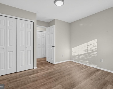726 Sedgewick Court - Photo Thumbnail 16