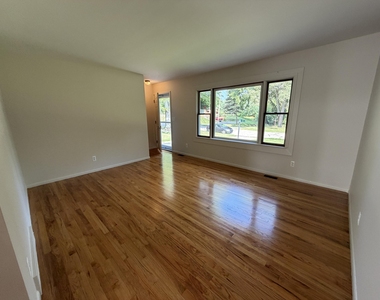3652 Inverness Street - Photo Thumbnail 3