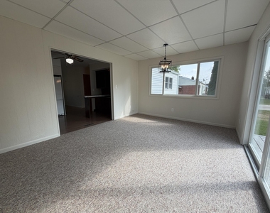 3652 Inverness Street - Photo Thumbnail 11