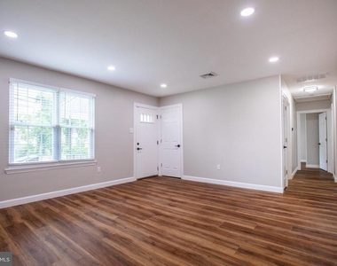 6233 Magnolia Avenue - Photo Thumbnail 8