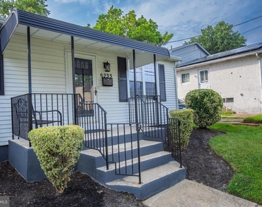 6233 Magnolia Avenue - Photo Thumbnail 4