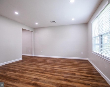 6233 Magnolia Avenue - Photo Thumbnail 14