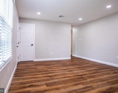 6233 Magnolia Avenue - Photo Thumbnail 15