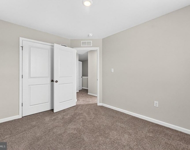 157 Essex Drive - Photo Thumbnail 13