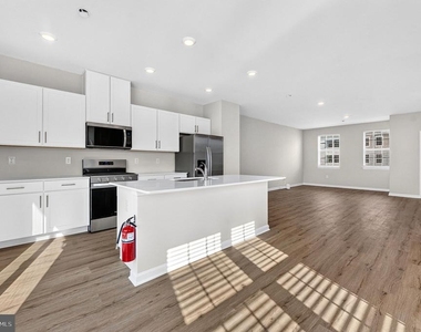 157 Essex Drive - Photo Thumbnail 4