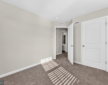 157 Essex Drive - Photo Thumbnail 15