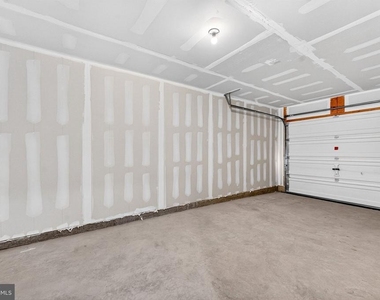 157 Essex Drive - Photo Thumbnail 22