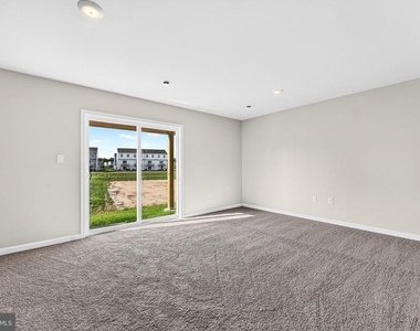 157 Essex Drive - Photo Thumbnail 19