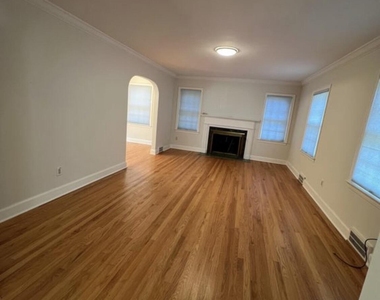 403 Wesley Street - Photo Thumbnail 4