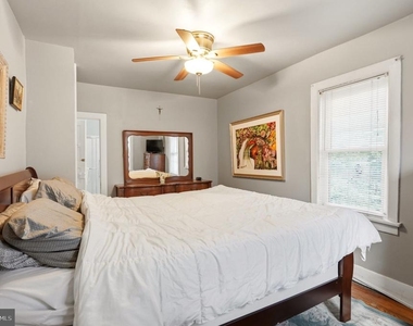 400 W Chapel Avenue - Photo Thumbnail 17