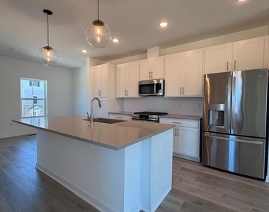 58 Silverbell Ave - Photo Thumbnail 2