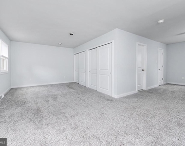 115 Greenvale Court - Photo Thumbnail 6