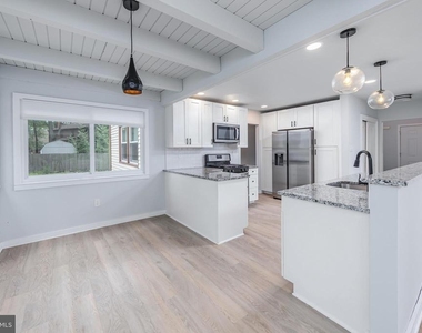 115 Greenvale Court - Photo Thumbnail 4