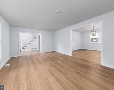 115 Greenvale Court - Photo Thumbnail 12