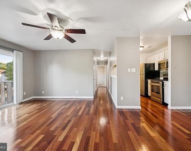 706 Woodhollow Drive - Photo Thumbnail 6