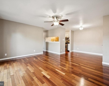 706 Woodhollow Drive - Photo Thumbnail 10