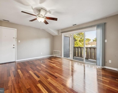 706 Woodhollow Drive - Photo Thumbnail 13