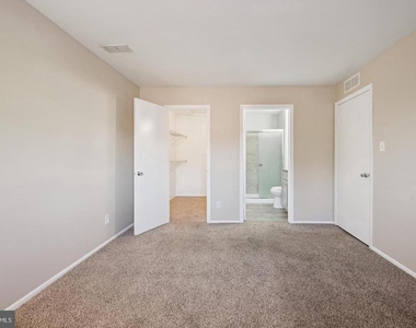 706 Woodhollow Drive - Photo Thumbnail 17