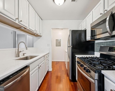 706 Woodhollow Drive - Photo Thumbnail 2
